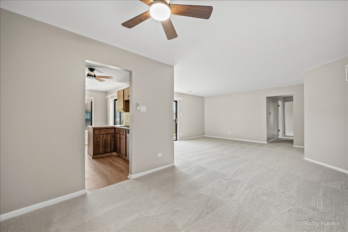 827 E KINGS Row 8
