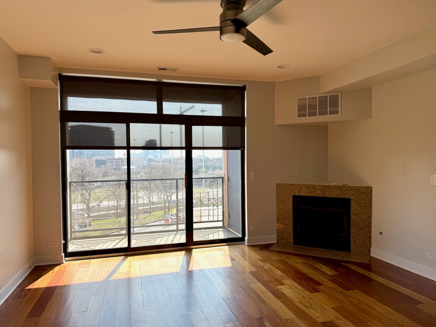 651 N MILWAUKEE Avenue 403