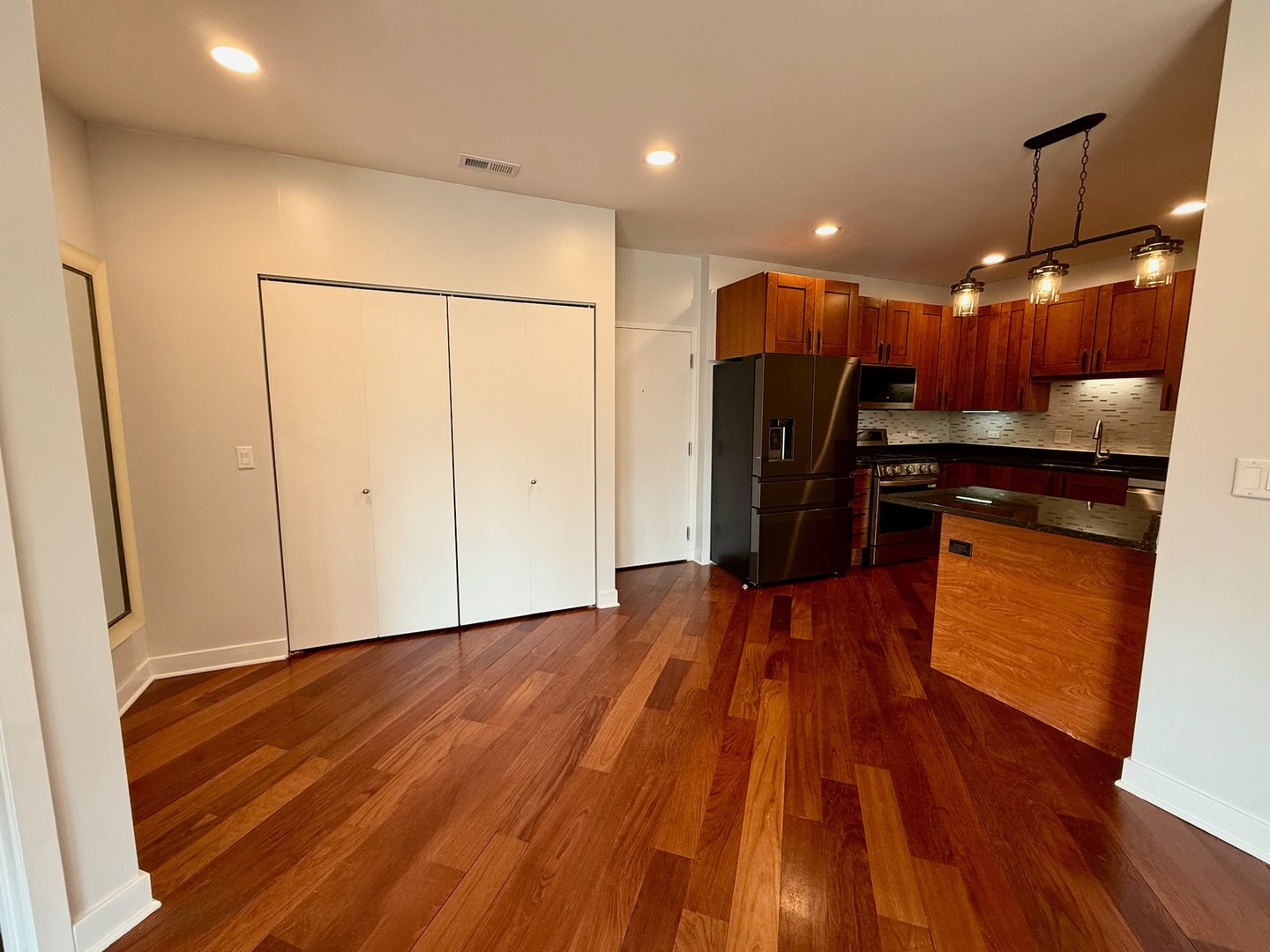 651 N MILWAUKEE Avenue 403