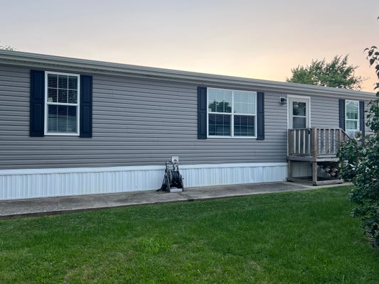 315 AVENUE F, BLOOMINGTON, IL 61704 - Image e8bf2b4b660f8f4e676daf2e69315cce/1770341839