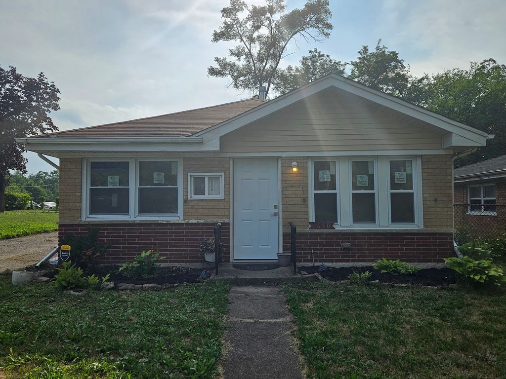 Photo for 1650 Division Street, Chicago Heights, IL 60411 (MLS # 12499201)