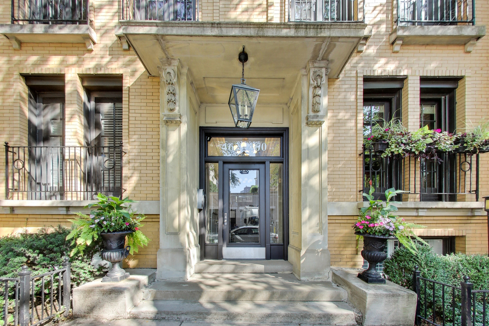 460 W DEMING Place 1E
