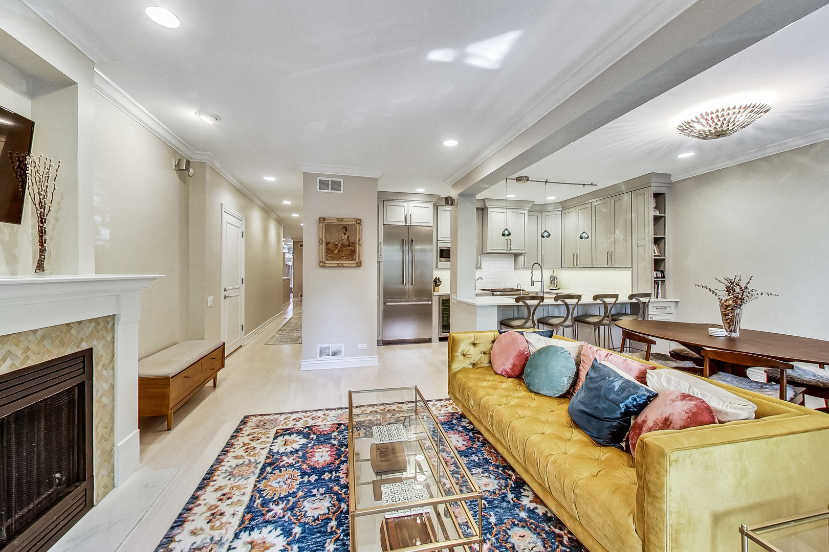460 W DEMING Place 1E