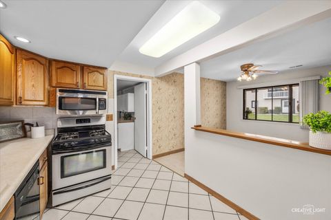 Tiny photo for 135 Fairlane Court #B, Bloomingdale, IL 60108 (MLS # 12488636)