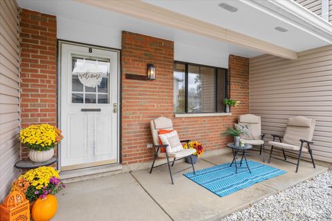 Tiny photo for 135 Fairlane Court #B, Bloomingdale, IL 60108 (MLS # 12488636)