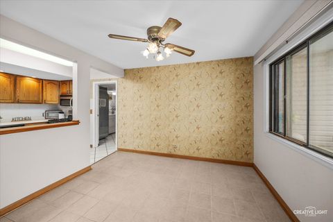 Tiny photo for 135 Fairlane Court #B, Bloomingdale, IL 60108 (MLS # 12488636)