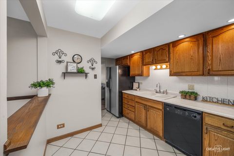 Tiny photo for 135 Fairlane Court #B, Bloomingdale, IL 60108 (MLS # 12488636)