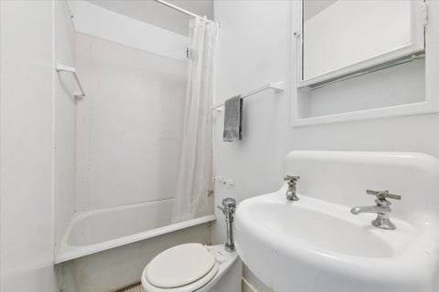 Tiny photo for 5555 N Sheridan Road #515, Chicago, IL 60640 (MLS # 12657953)
