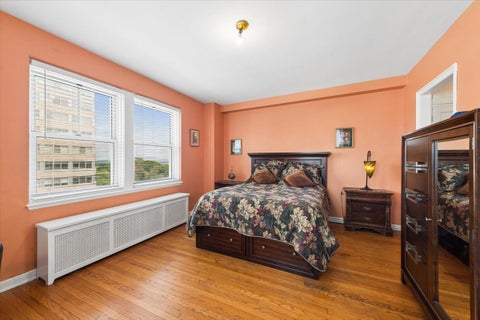 Tiny photo for 5555 N Sheridan Road #515, Chicago, IL 60640 (MLS # 12657953)