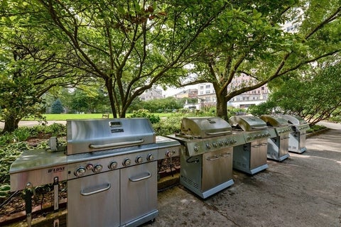 Tiny photo for 5555 N Sheridan Road #515, Chicago, IL 60640 (MLS # 12657953)
