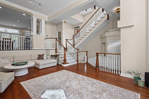 Tiny photo for 2005 Valor Court, Glenview, IL 60026 (MLS # 12502936)