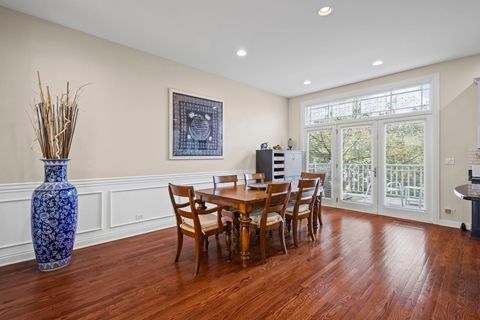 Tiny photo for 2005 Valor Court, Glenview, IL 60026 (MLS # 12502936)