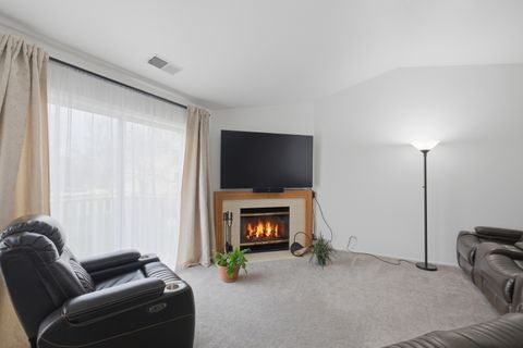 Tiny photo for 1606 PENNSBURY Court #C2, Wheeling, IL 60090 (MLS # 12618370)