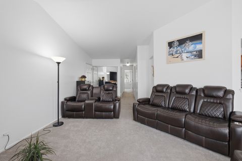 Tiny photo for 1606 PENNSBURY Court #C2, Wheeling, IL 60090 (MLS # 12618370)