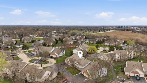 Tiny photo for 1606 PENNSBURY Court #C2, Wheeling, IL 60090 (MLS # 12618370)