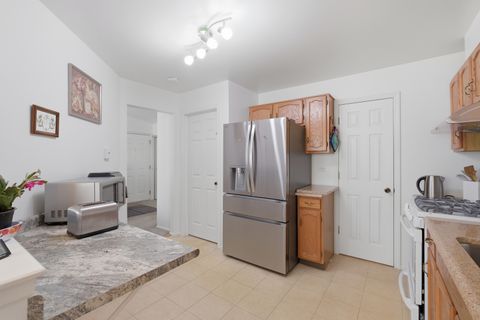 Tiny photo for 1606 PENNSBURY Court #C2, Wheeling, IL 60090 (MLS # 12618370)