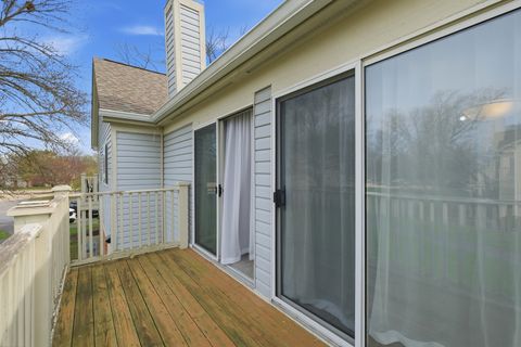 Tiny photo for 1606 PENNSBURY Court #C2, Wheeling, IL 60090 (MLS # 12618370)