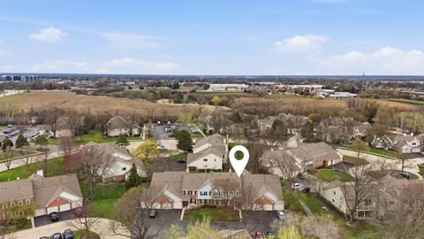 Tiny photo for 1606 PENNSBURY Court #C2, Wheeling, IL 60090 (MLS # 12618370)