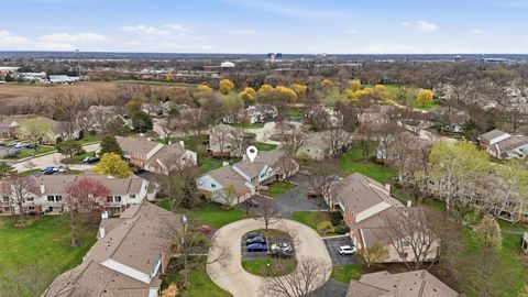 Tiny photo for 1606 PENNSBURY Court #C2, Wheeling, IL 60090 (MLS # 12618370)
