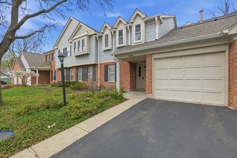 Photo of 1606 PENNSBURY Court #C2, Wheeling, IL 60090 (MLS # 12618370)