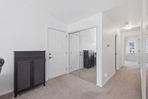 Tiny photo for 1606 PENNSBURY Court #C2, Wheeling, IL 60090 (MLS # 12618370)