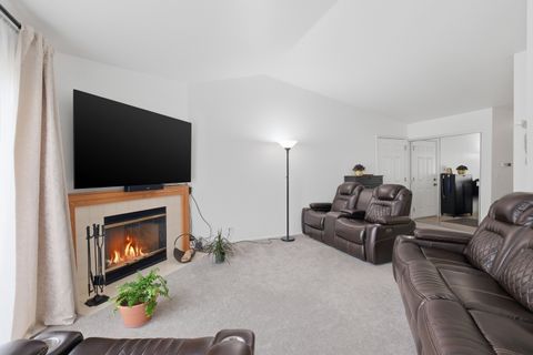 Tiny photo for 1606 PENNSBURY Court #C2, Wheeling, IL 60090 (MLS # 12618370)