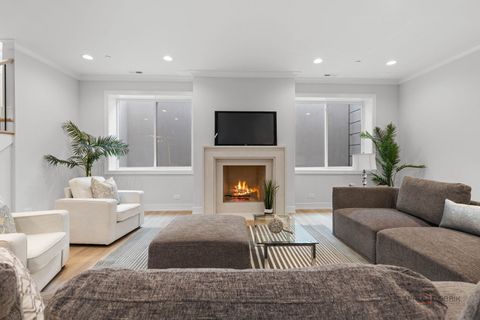 Tiny photo for 3890 Greenacre Drive, Northbrook, IL 60062 (MLS # 12481109)