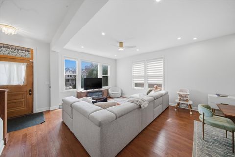 Tiny photo for 4542 N Ashland Avenue, Chicago, IL 60640 (MLS # 12613166)