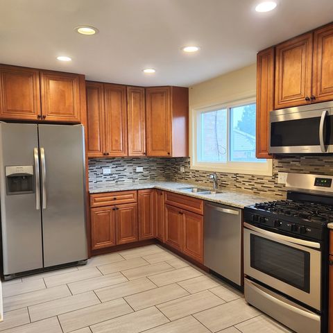 Tiny photo for 525 Glenshire Lane #0, Glenview, IL 60025 (MLS # 12573984)