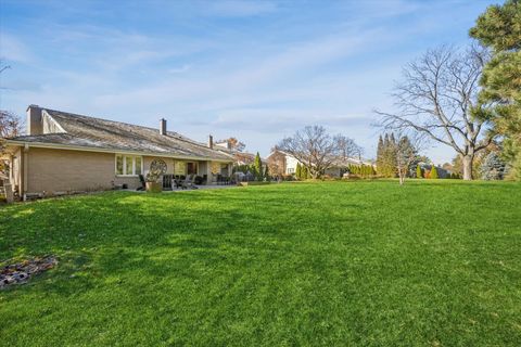 Tiny photo for 165 Briarwood North, Oak Brook, IL 60523 (MLS # 12521332)