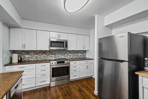 Tiny photo for 6007 N Sheridan Road #17A, Chicago, IL 60660 (MLS # 12522952)