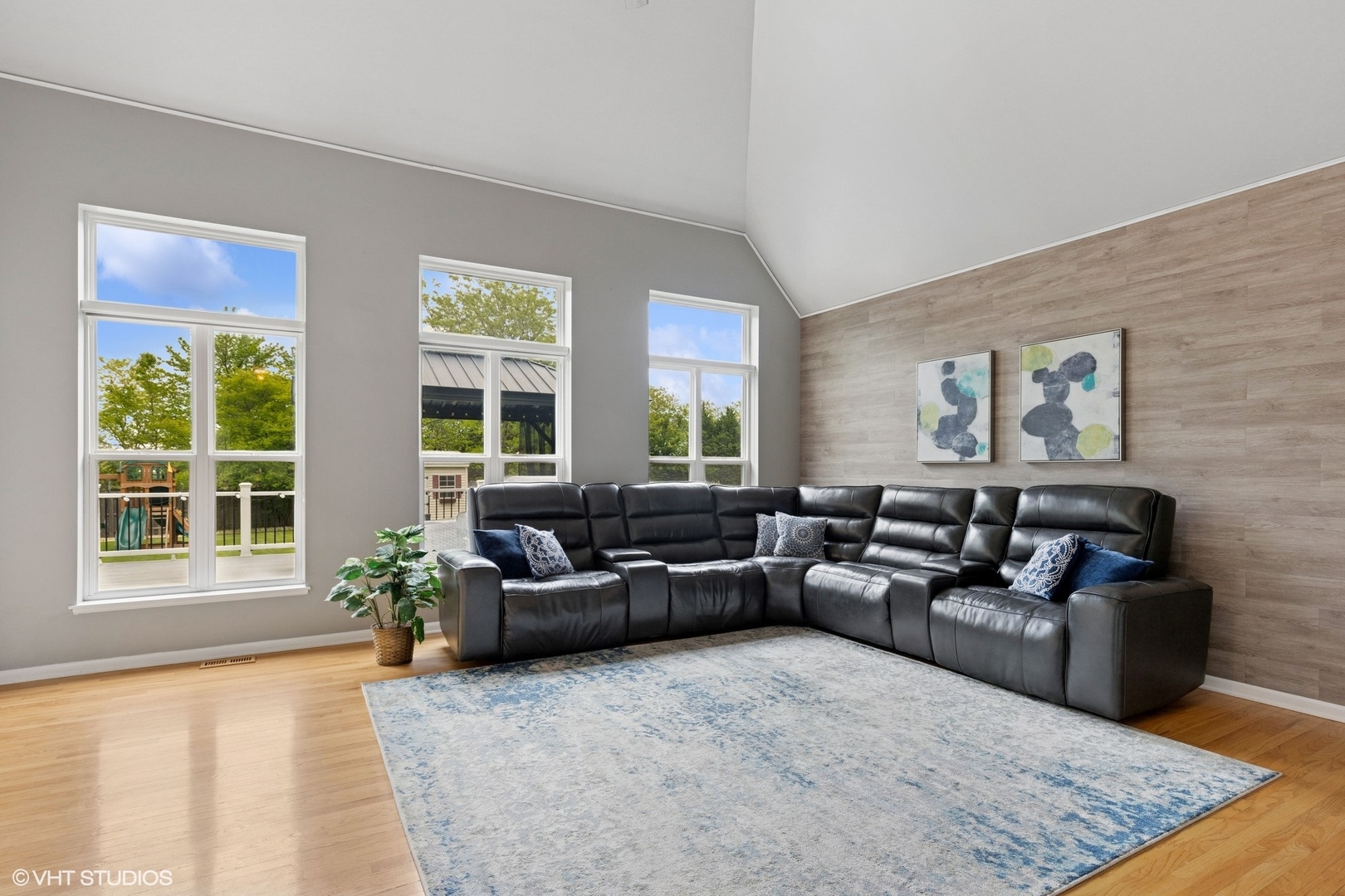 527 Capital Lane
