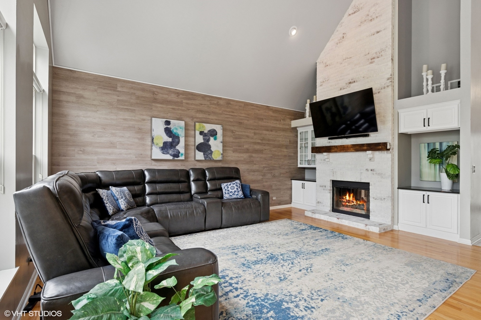 527 Capital Lane