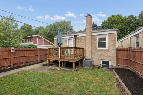 Tiny photo for 2416 Nathaniel Place, Evanston, IL 60202 (MLS # 12757007)
