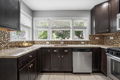 Tiny photo for 2416 Nathaniel Place, Evanston, IL 60202 (MLS # 12757007)