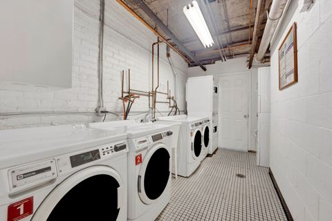 Tiny photo for 512 W Barry Avenue #401, Chicago, IL 60657 (MLS # 12466472)
