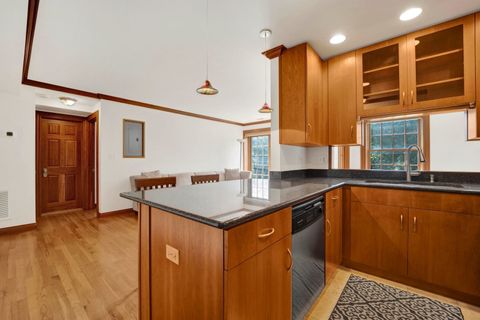 Tiny photo for 512 W Barry Avenue #401, Chicago, IL 60657 (MLS # 12466472)