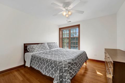 Tiny photo for 512 W Barry Avenue #401, Chicago, IL 60657 (MLS # 12466472)
