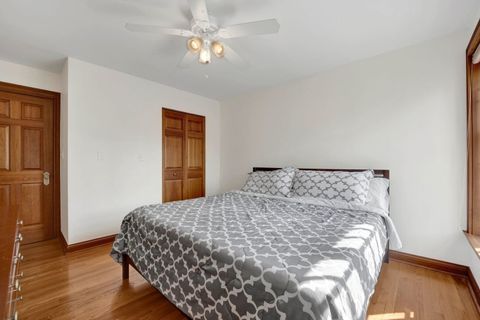 Tiny photo for 512 W Barry Avenue #401, Chicago, IL 60657 (MLS # 12466472)