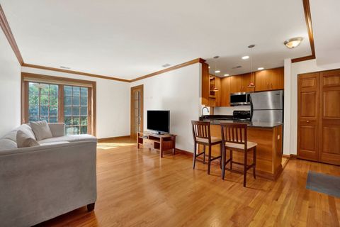 Tiny photo for 512 W Barry Avenue #401, Chicago, IL 60657 (MLS # 12466472)