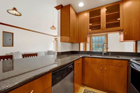 Tiny photo for 512 W Barry Avenue #401, Chicago, IL 60657 (MLS # 12466472)