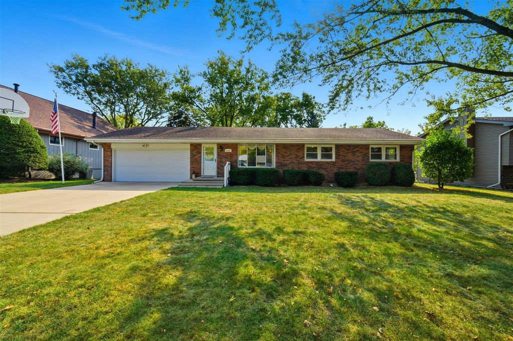 Photo for 1305 Schroeder Drive, Normal, IL 61761 (MLS # 12496134)
