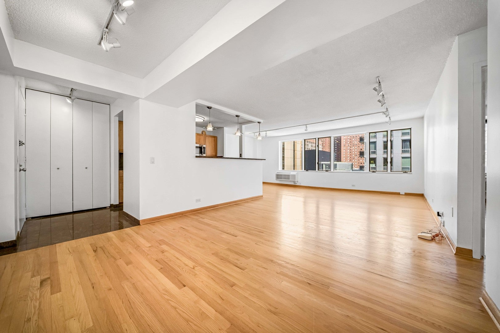 801 S Plymouth Court 701