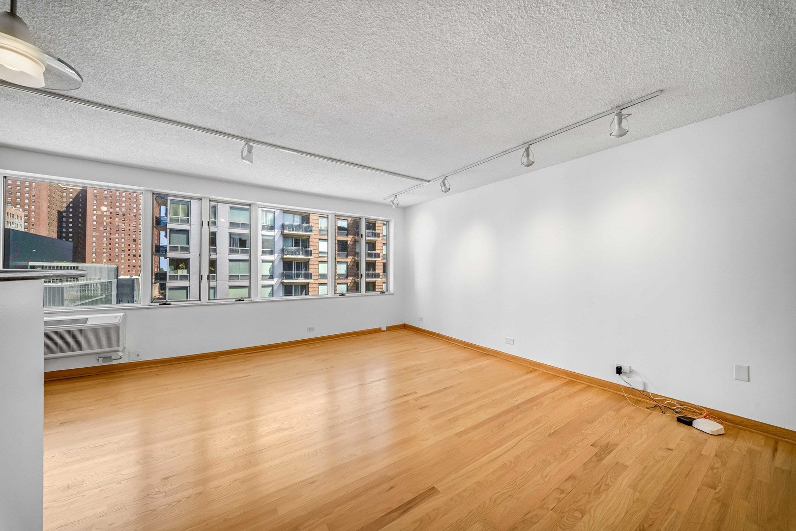 801 S Plymouth Court 701