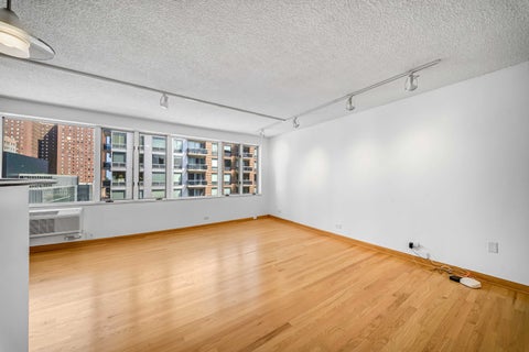 Tiny photo for 801 S Plymouth Court #701, Chicago, IL 60605 (MLS # 12740993)