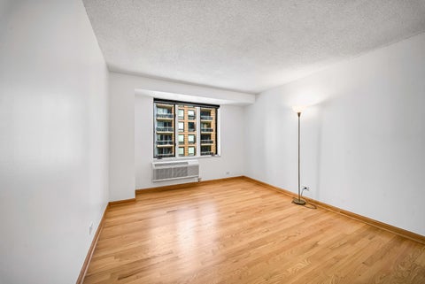 Tiny photo for 801 S Plymouth Court #701, Chicago, IL 60605 (MLS # 12740993)