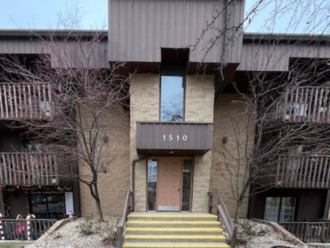 Tiny photo for 1510 N ROCK RUN Drive #2A, Crest Hill, IL 60435 (MLS # 12534216)