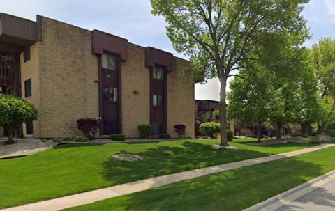 Photo of 1510 N ROCK RUN Drive #2A, Crest Hill, IL 60435 (MLS # 12534216)