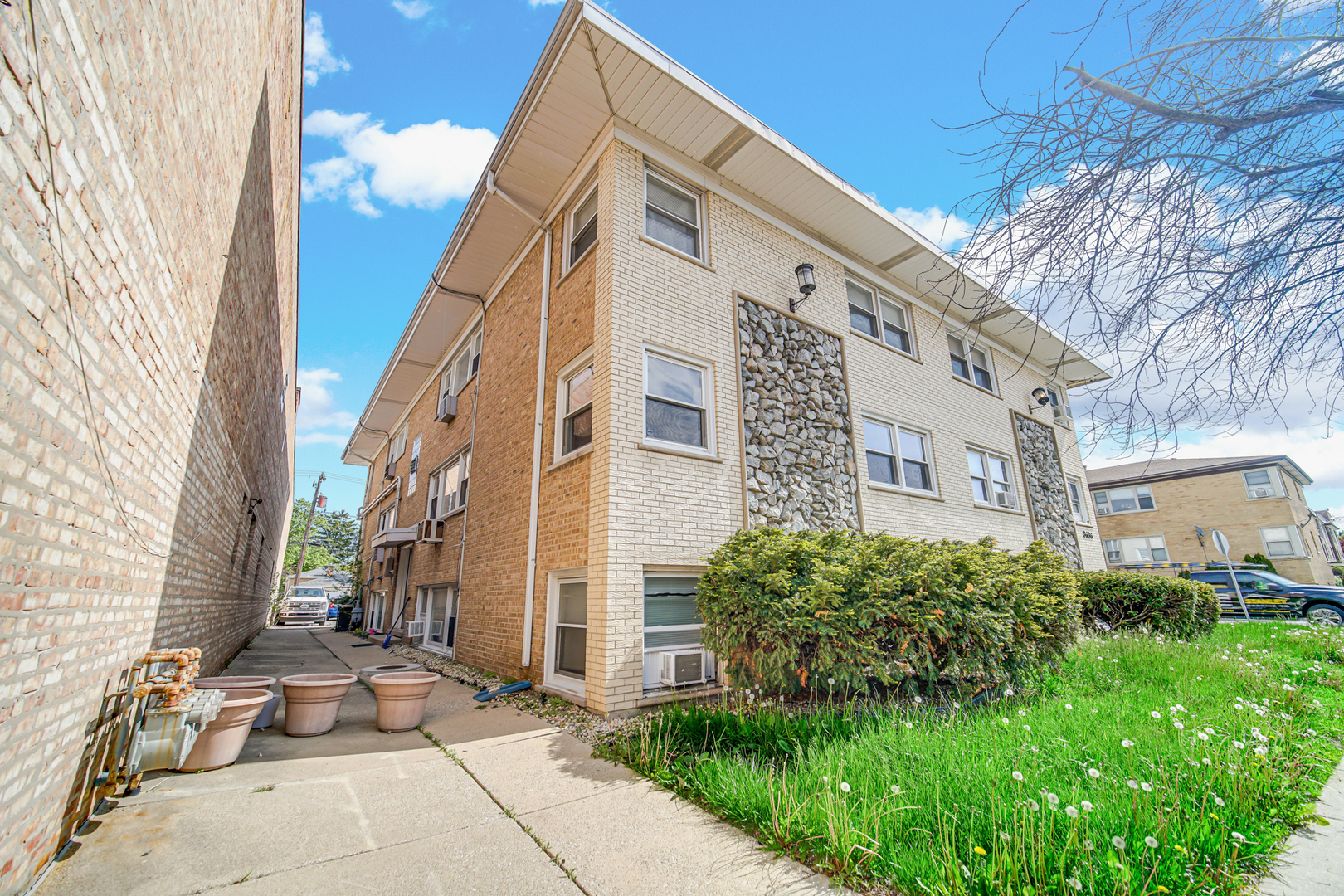 8636 Grand Avenue 1D