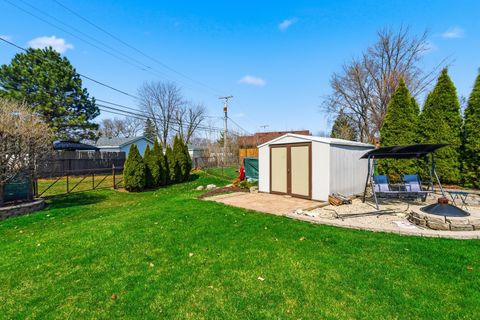 Tiny photo for 670 Kruk Street, Lemont, IL 60439 (MLS # 12597110)